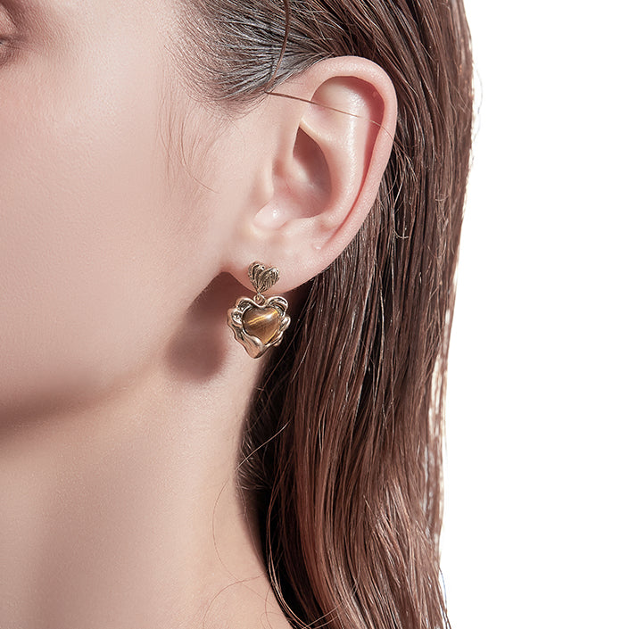 Retro Niche Luxurious Heart-Shaped Melanin-Inspired Color Palette Earring