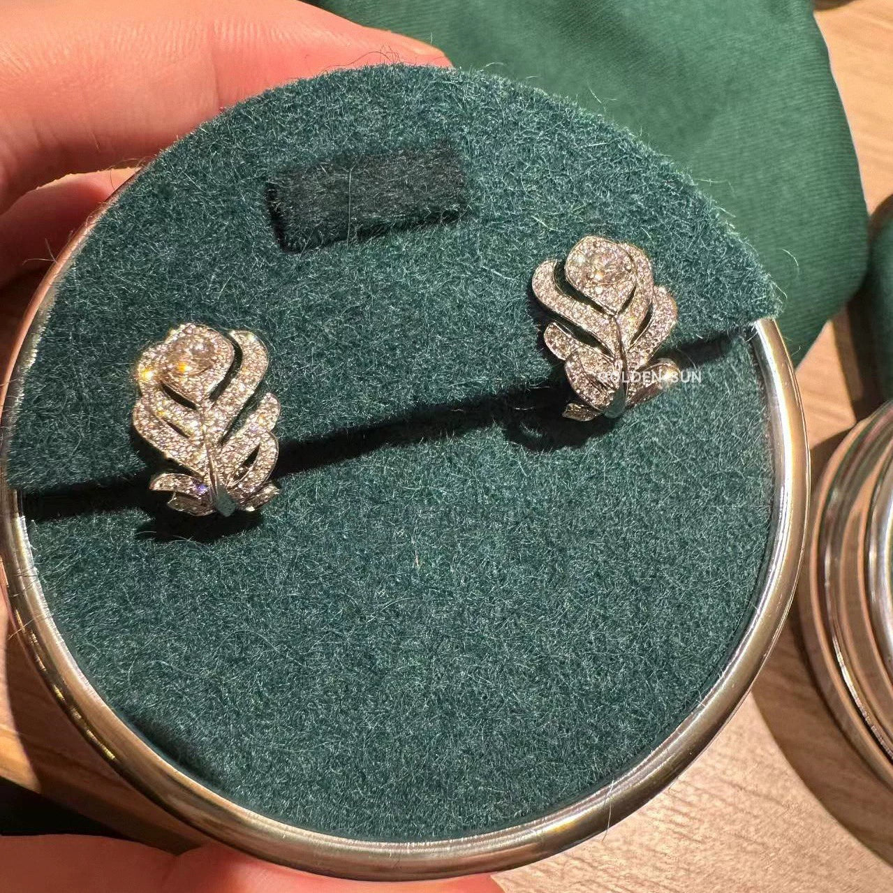 Full-Diamond Peacock Feather 18K Rose Gold Leaf Earrings Luxurious Stud Earring